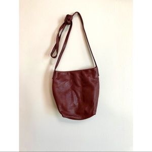 Baggu leather crossbody bag in molasses